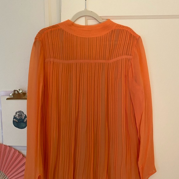 Coral pleated button-up blouse - Picture 5 of 8